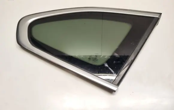 BMW X1 F48 F49 Rear side window 7406872