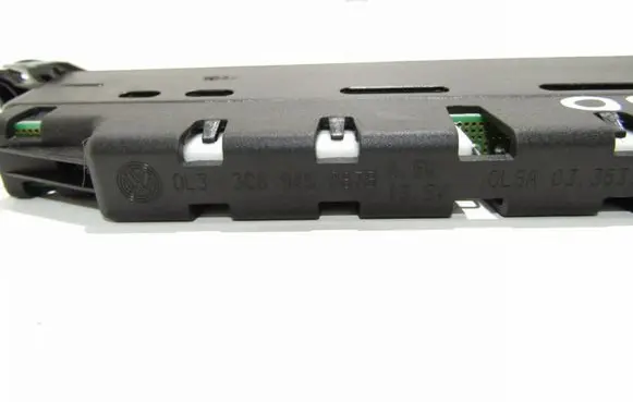 Volkswagen PASSAT CC Third/center stoplight 3C8945087B