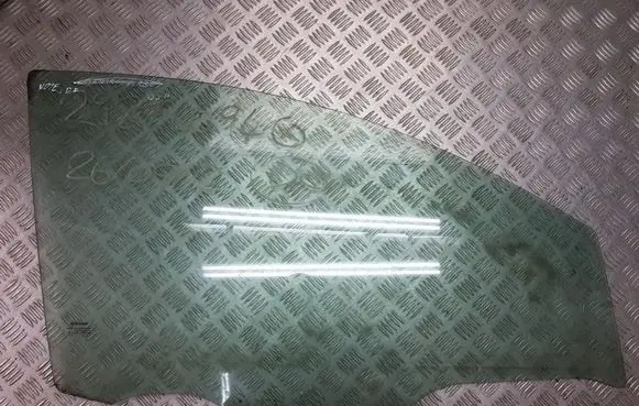 Nissan Note (E11) Front door window glass four-door