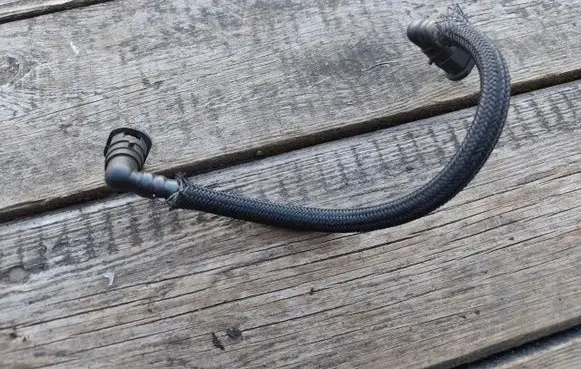 Chrysler PT Cruiser Fuel return line/hose 