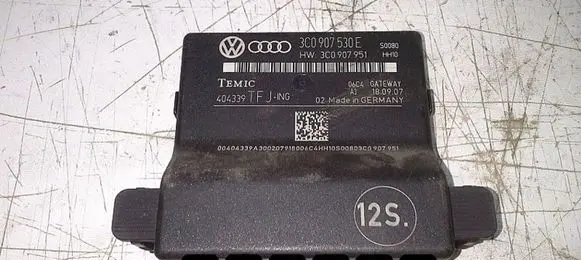 Volkswagen PASSAT B6 Engine control unit/module 3C0907530E