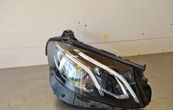 Mercedes-Benz E W213 Headlight/headlamp A2139064204