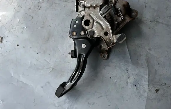 Chrysler Grand Voyager V Handbrake/parking brake lever assembly 04877002AD