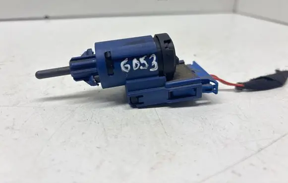 Audi A6 S6 C5 4B Brake pedal sensor switch 1J0952189E