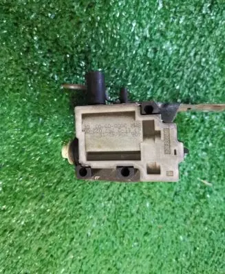 Fuel tank cap lock