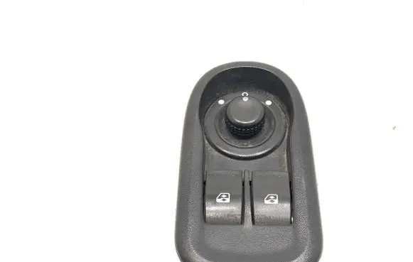 Renault Kangoo II Electric window control switch 8200002442B