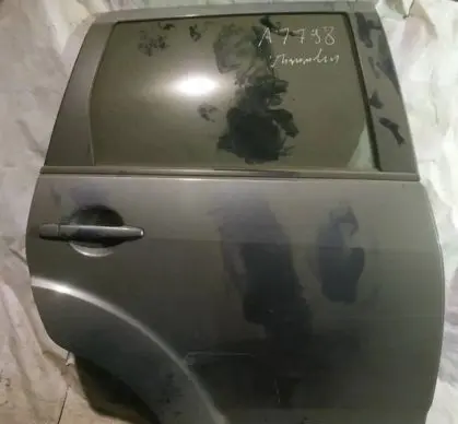 Mitsubishi Outlander Rear door pilkos