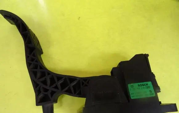 Skoda Fabia Mk1 (6Y) Accelerator throttle pedal 0280752215