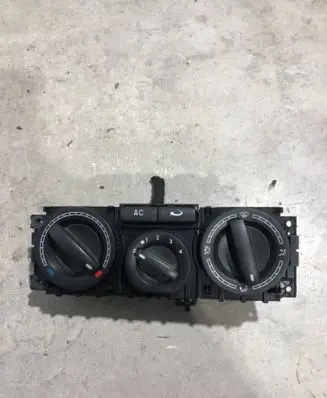 Volkswagen Transporter - Caravelle T5 Climate control unit 7H0820045R