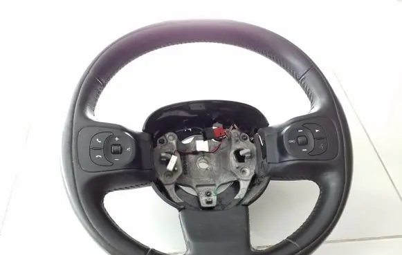 Fiat 500L Steering wheel