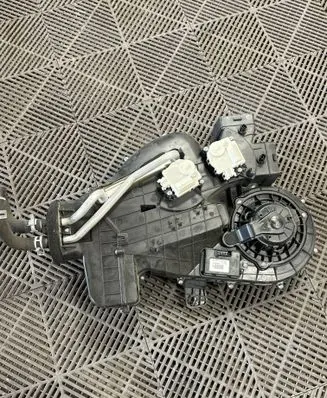 Dodge Durango III Interior heater climate box assembly 68186198AD