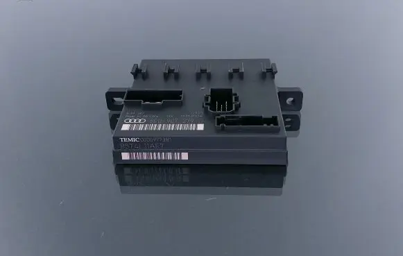 Audi A4 S4 B7 8E 8H Comfort/convenience module 8E0907279J 9773B1