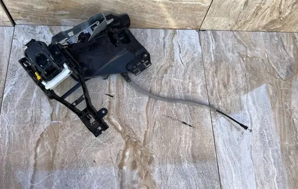 Volvo C40 Front door lock 30747093 30747095 30747096
