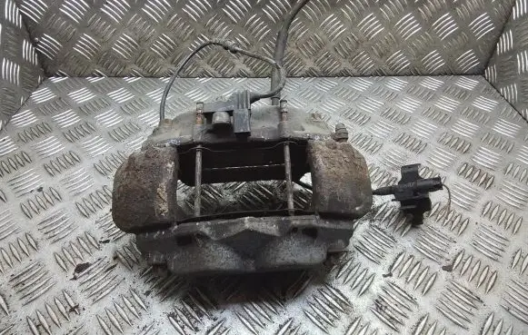 Mercedes-Benz CLS C219 Front brake caliper