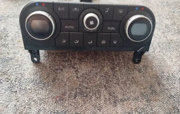 Nissan Qashqai+2 Climate control unit 27500BB60A C3115