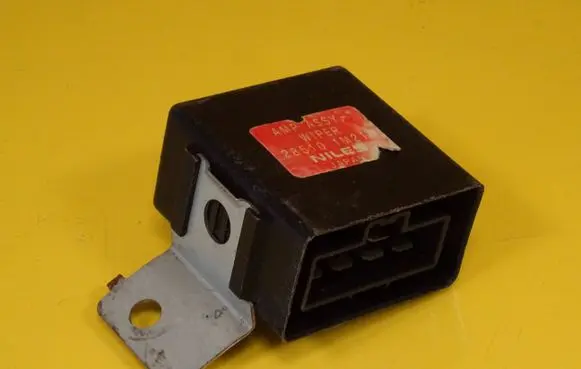 Nissan Almera Door control unit/module 285101M210