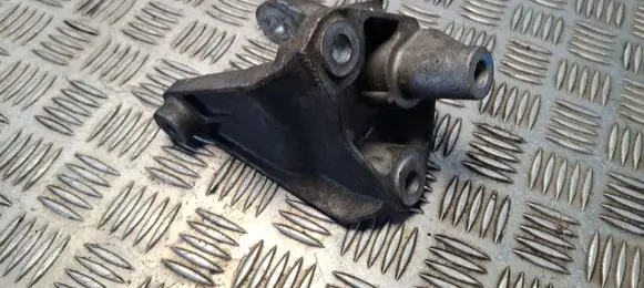 Opel Insignia A Engine mounting bracket 13228287