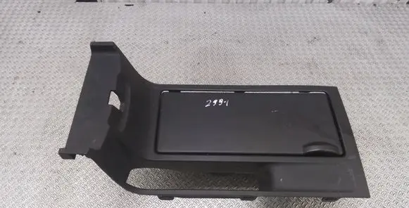 Cup holder front