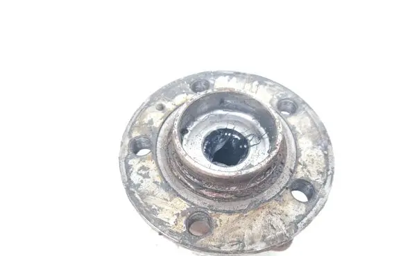 Volvo XC70 Rear wheel hub