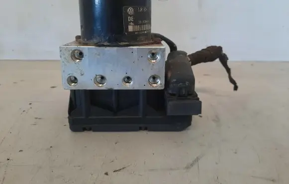 Volkswagen Golf IV ABS Pump 1J0907379G