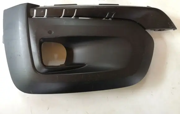 Front fog light trim/grill