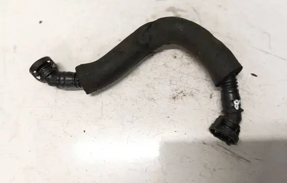 Skoda Superb B6 (3T) Breather hose/pipe 06h103221j