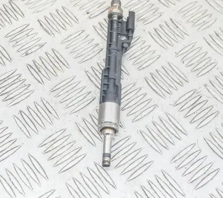 BMW 1 F20 F21 Fuel injector 0261500109 7597870