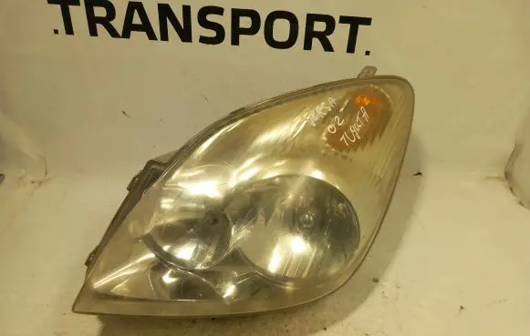 Toyota Corolla Verso E121 Headlight/headlamp