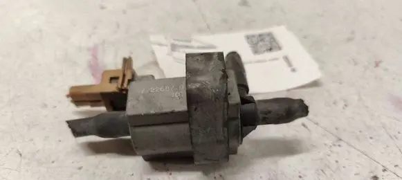 Jaguar XF X250 Turbo solenoid valve 72268701