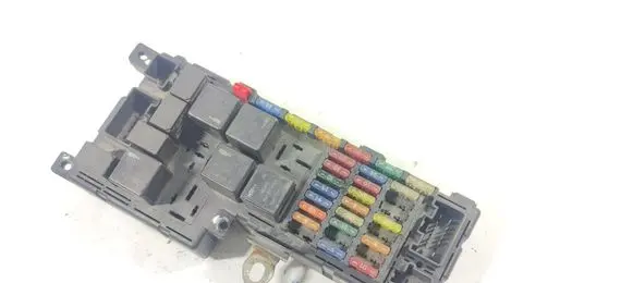 Volvo S80 Fuse module 8678449 518828017