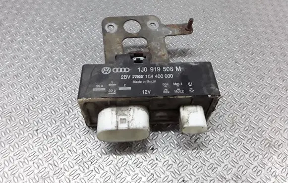 Coolant fan relay