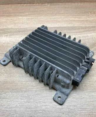 Nissan Maxima A34 Sound amplifier 280607Y300