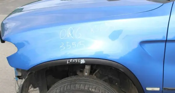 BMW X5 E53 Fender