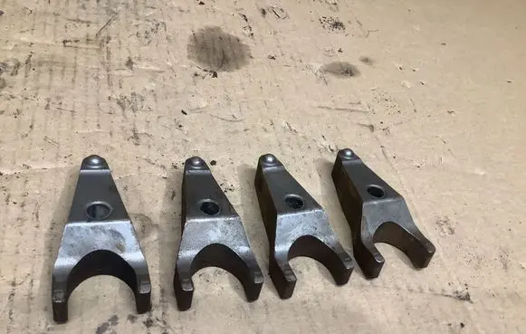 Toyota Avensis T270 Fuel Injector clamp holder 