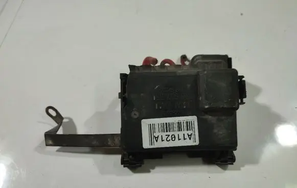 Volkswagen Bora Fuse box set 751037551