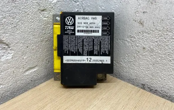 Volkswagen PASSAT B6 Airbag control unit/module 3C0909605F 391121 08H029S2421