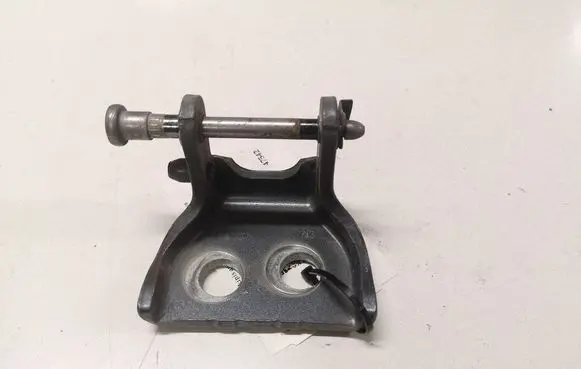 Citroen C4 I Picasso Front door lower hinge
