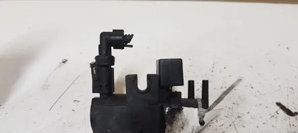 BMW 1 E81 E87 Turbo solenoid valve 70206301 780539101
