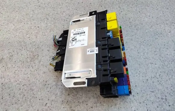 Mercedes-Benz SL R230 Fuse box set A2305451932