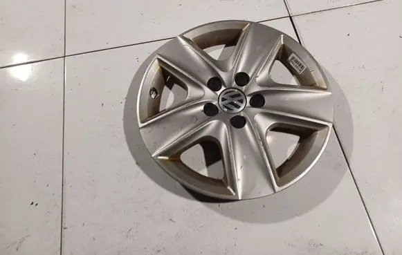 Volkswagen Jetta V R15 wheel hub/cap/trim 5K0601147 5K0.601.147.