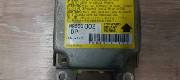 Mitsubishi Pajero Sport I Airbag control unit/module MR530002 X6T41781