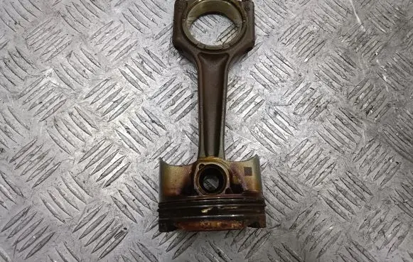 BMW 1 F40 Piston with connecting rod