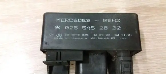 Mercedes-Benz Vito Viano W638 Glow plug pre-heat relay 0255452832