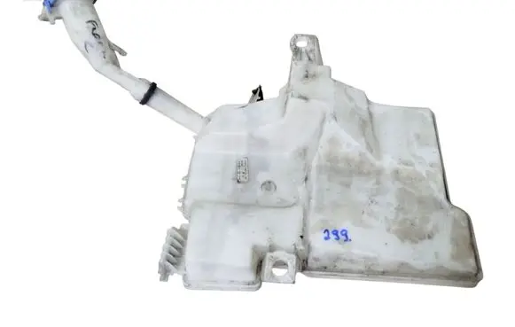 Ford Focus Windshield washer fluid reservoir/tank BV6113K175AD