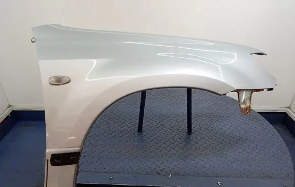 Mitsubishi Outlander Fender
