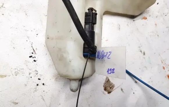 Mercedes-Benz A W168 Windscreen/windshield washer pump