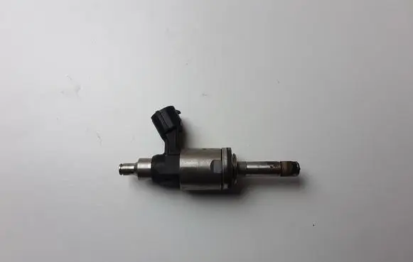 Lexus IS III XE30 Fuel injector 2325031120