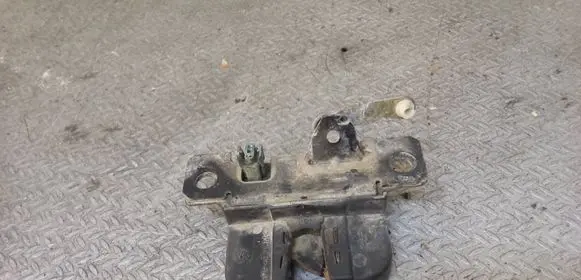 Volkswagen PASSAT B5.5 Tailgate/trunk/boot lock/catch/latch