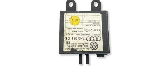 Audi A4 S4 B6 8E 8H Alarm control unit/module 8H0951178