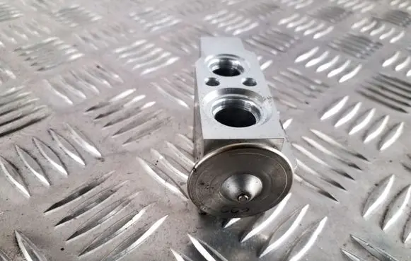 Air conditioning (A/C) expansion valve